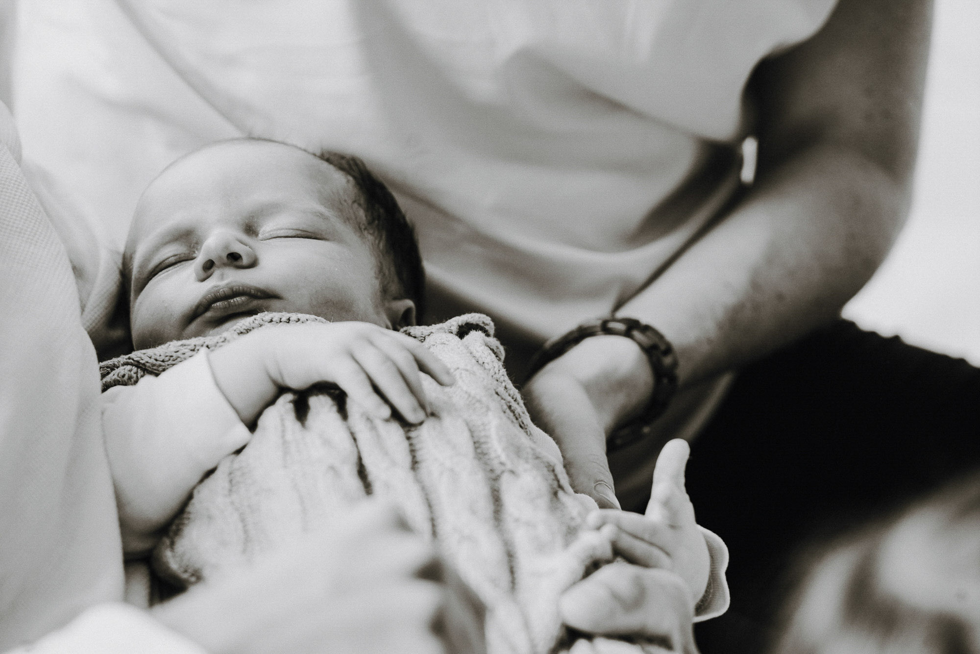 Authentische Babyfotografie in Stuttgart – ruhig, echt und zeitlos