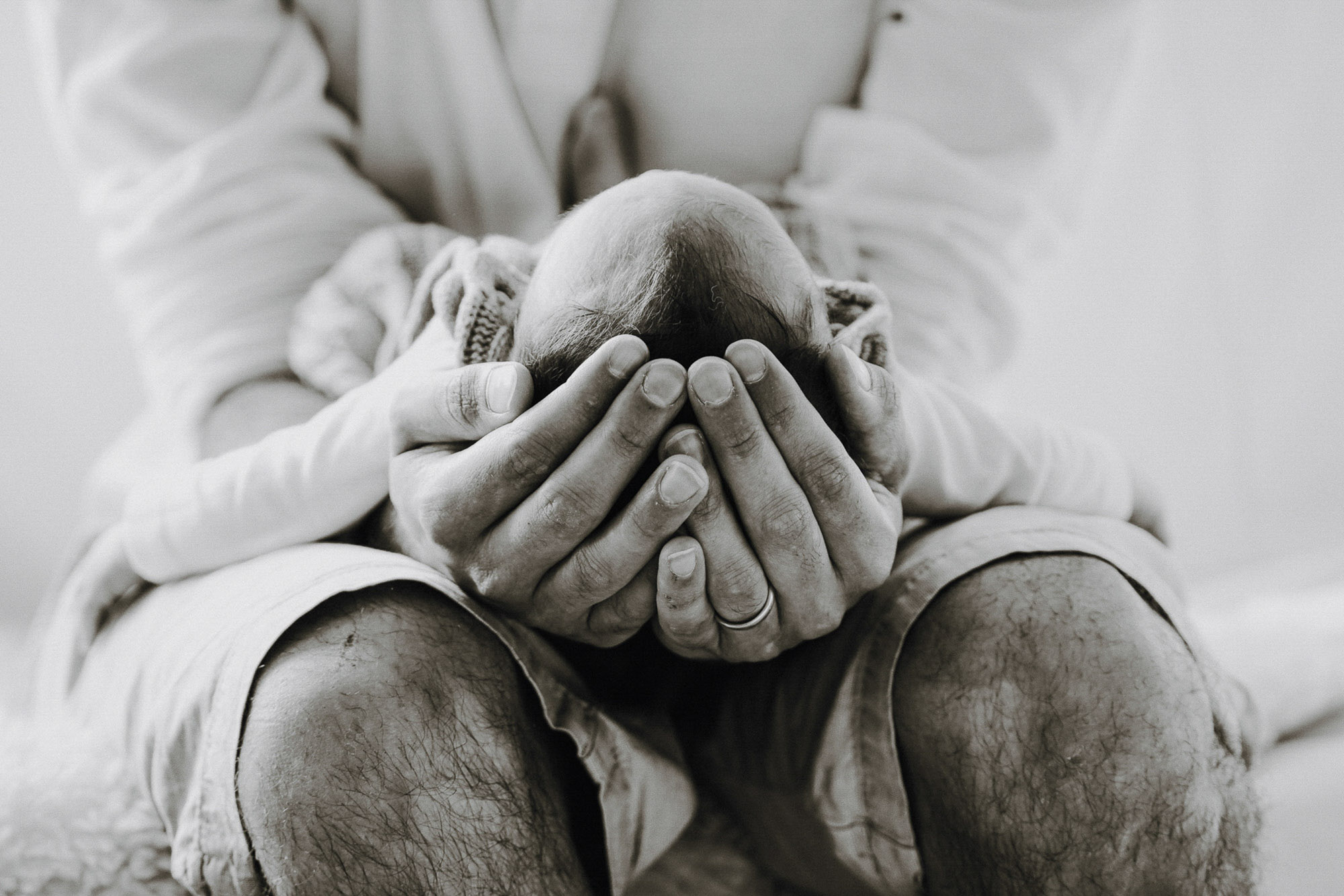 Sanfte Babyfotografie – ruhige und natürliche Neugeborenenmomente