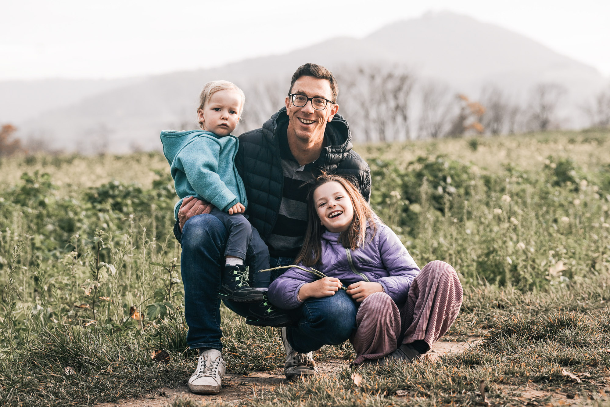 Familienfotos draußen im Raum Esslingen – ungezwungen und lebendig