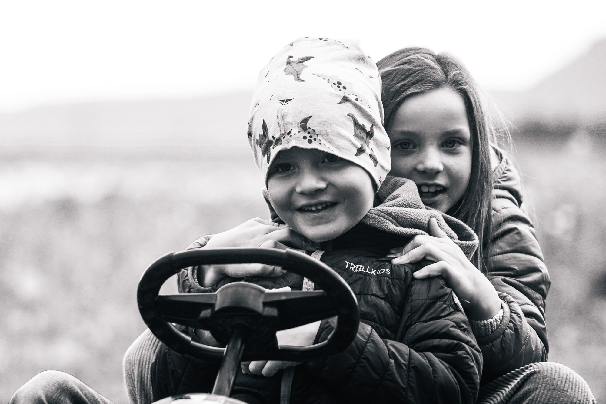 Familienfotos draußen im Raum Esslingen – ungezwungen und lebendig