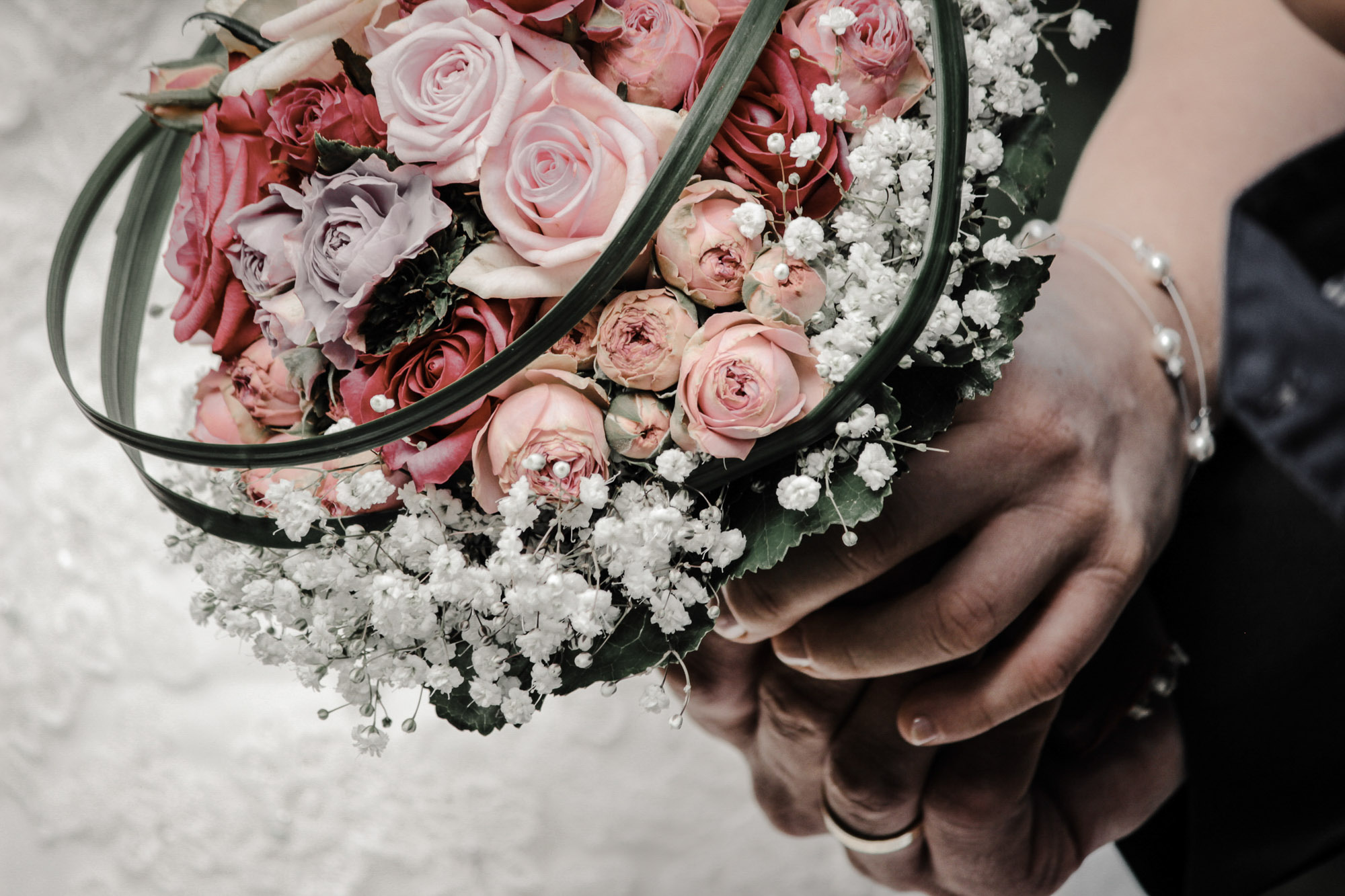 Detailaufnahme des Brautstraußes – zeitlose Hochzeitsfotografie