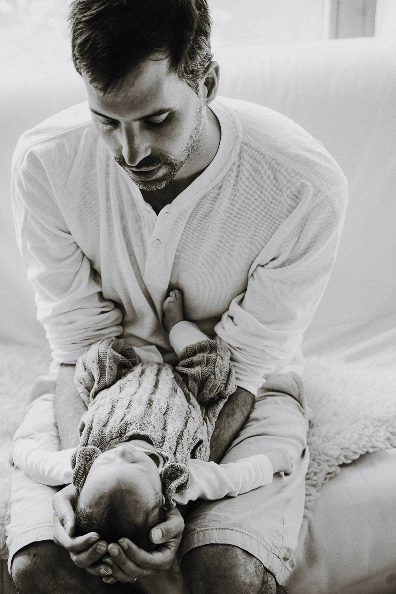 Sanfte Babyfotografie – ruhige und natürliche Neugeborenenmomente